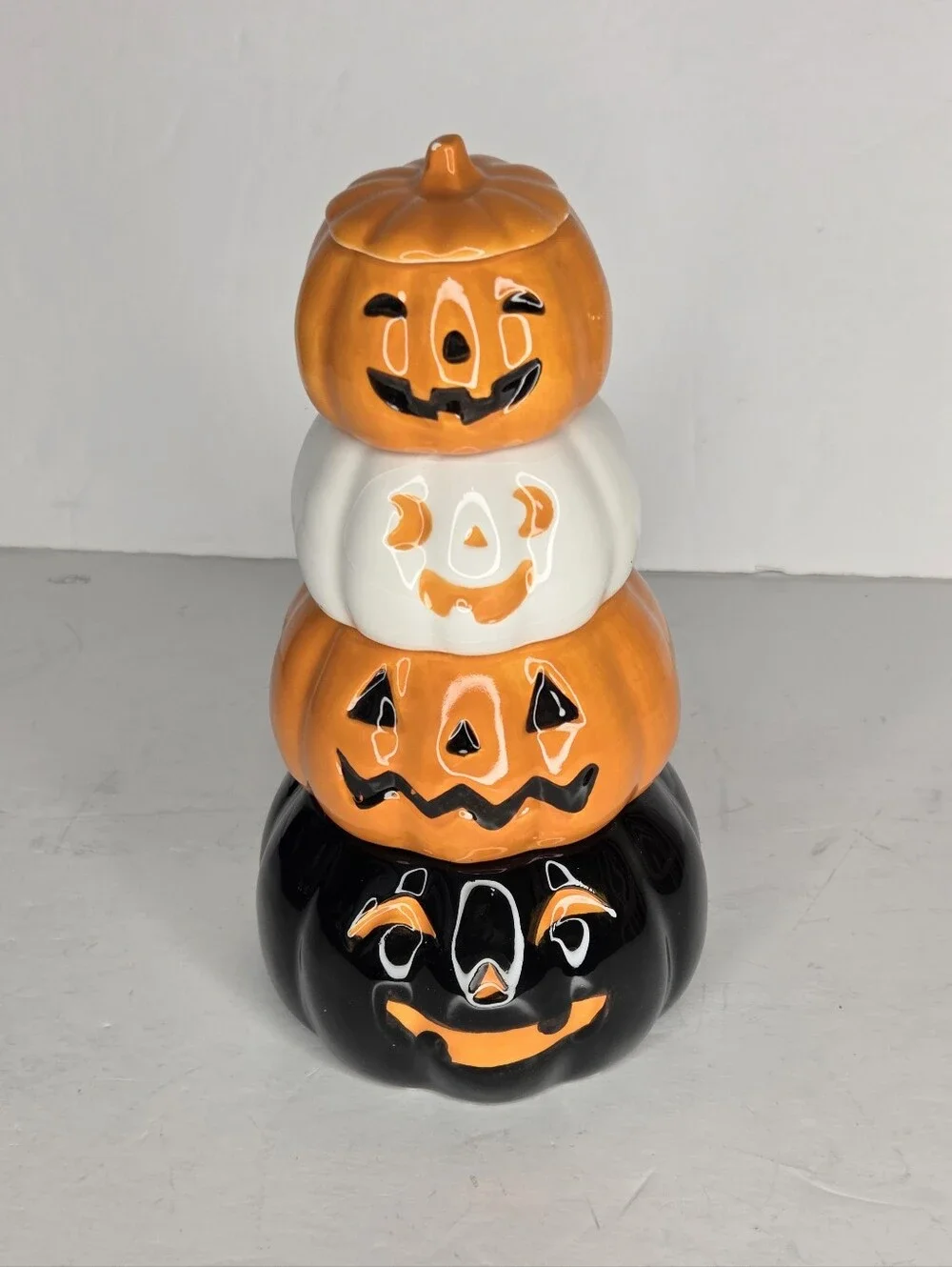 Happy Haunting Stacked Pumpkins Measuring Cups 10 Strawberry Street Halloween